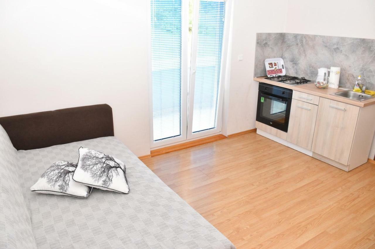 Apartmani Niko 1 Radovin Exterior photo