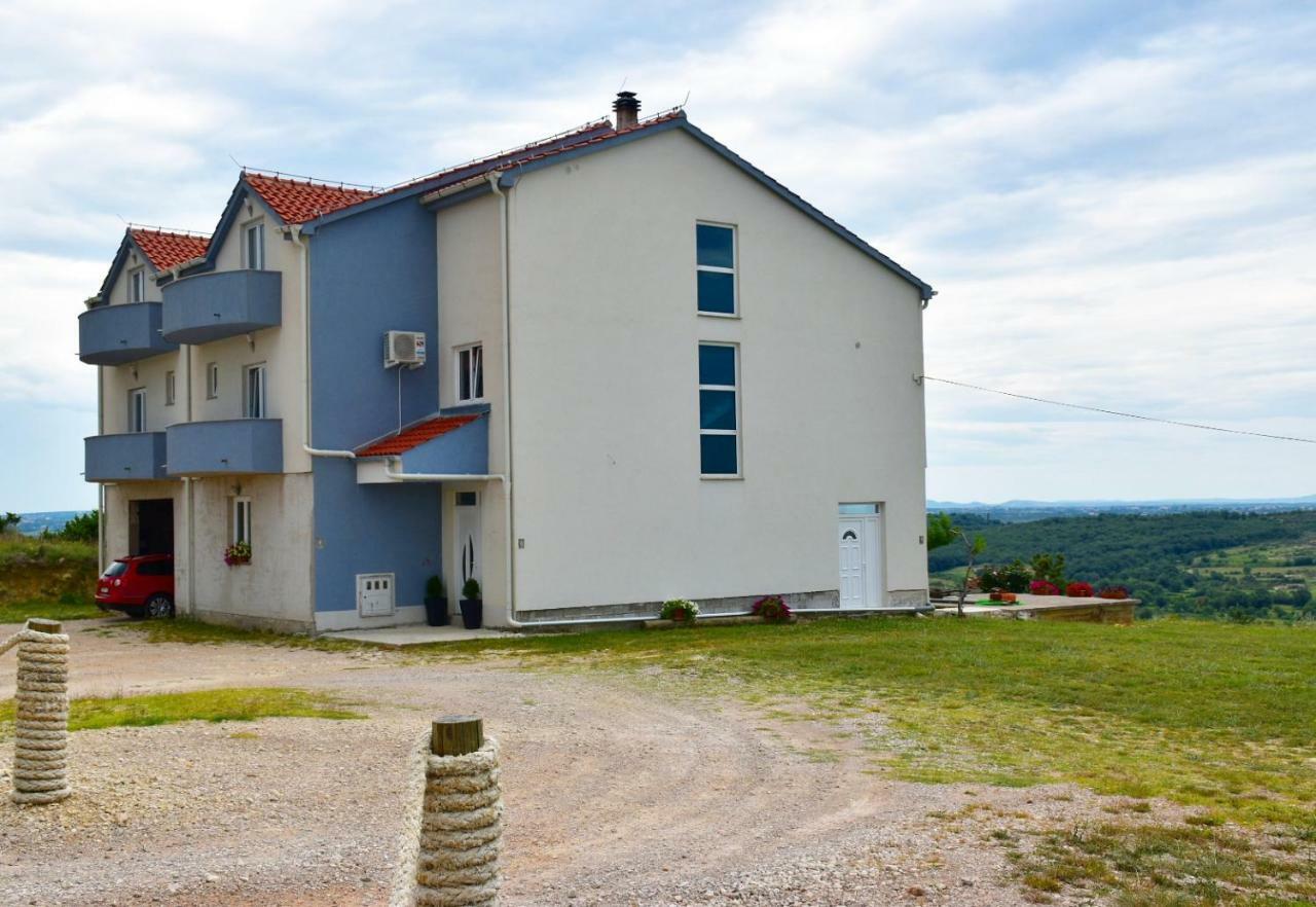 Apartmani Niko 1 Radovin Exterior photo