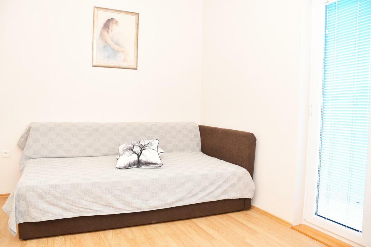 Apartmani Niko 1 Radovin Exterior photo